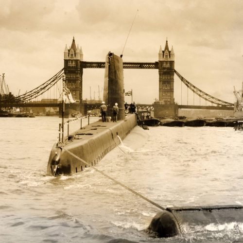 02 - Porpoise by Tower bridge 1958